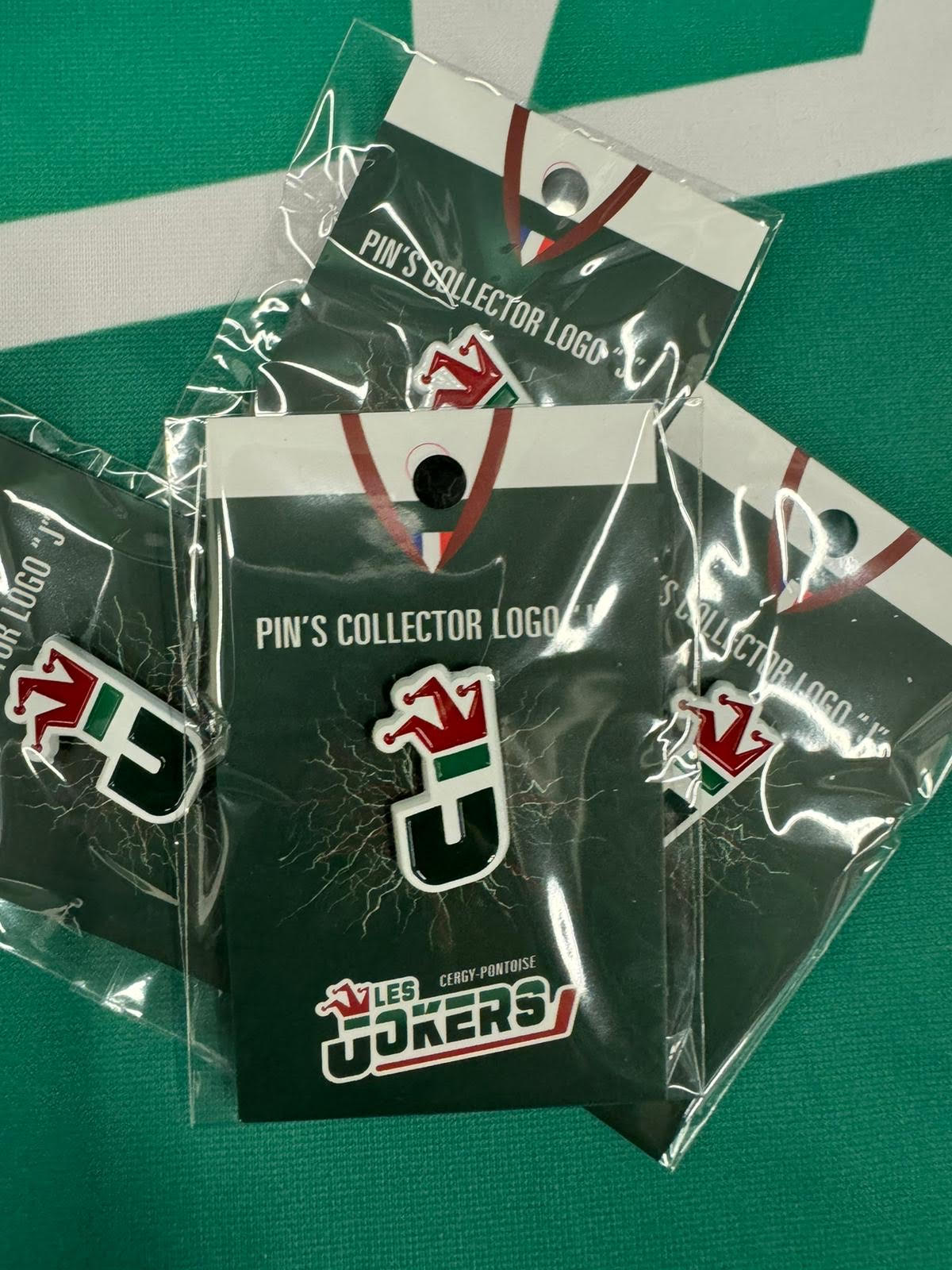 Pin's Collector Logo J